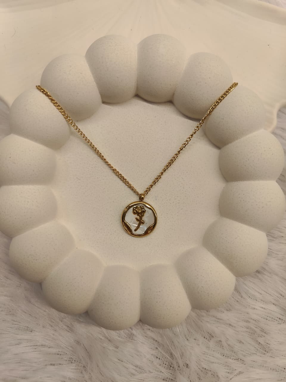 Dainty Gold-Plated Floral Pendant Necklace