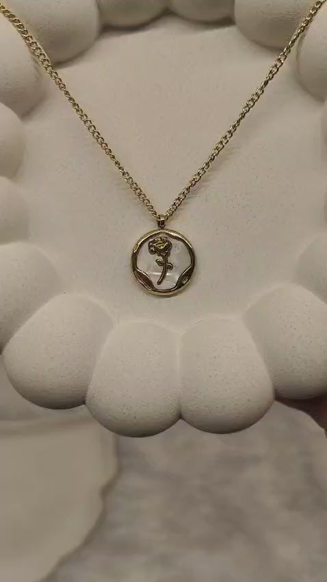 Dainty Gold-Plated Floral Pendant Necklace